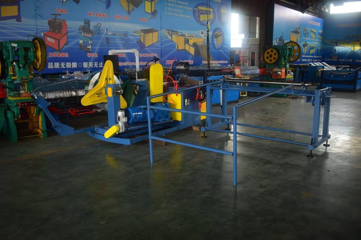Spiral Tubeformer machine in operation